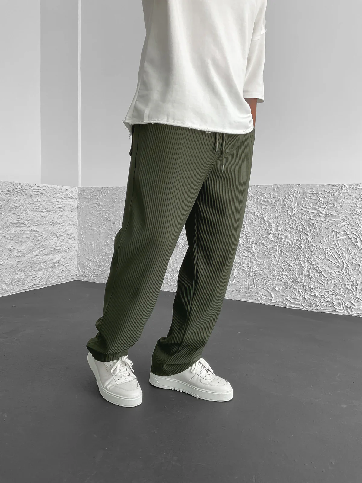 Relaxed Fit Ribbed Trousers