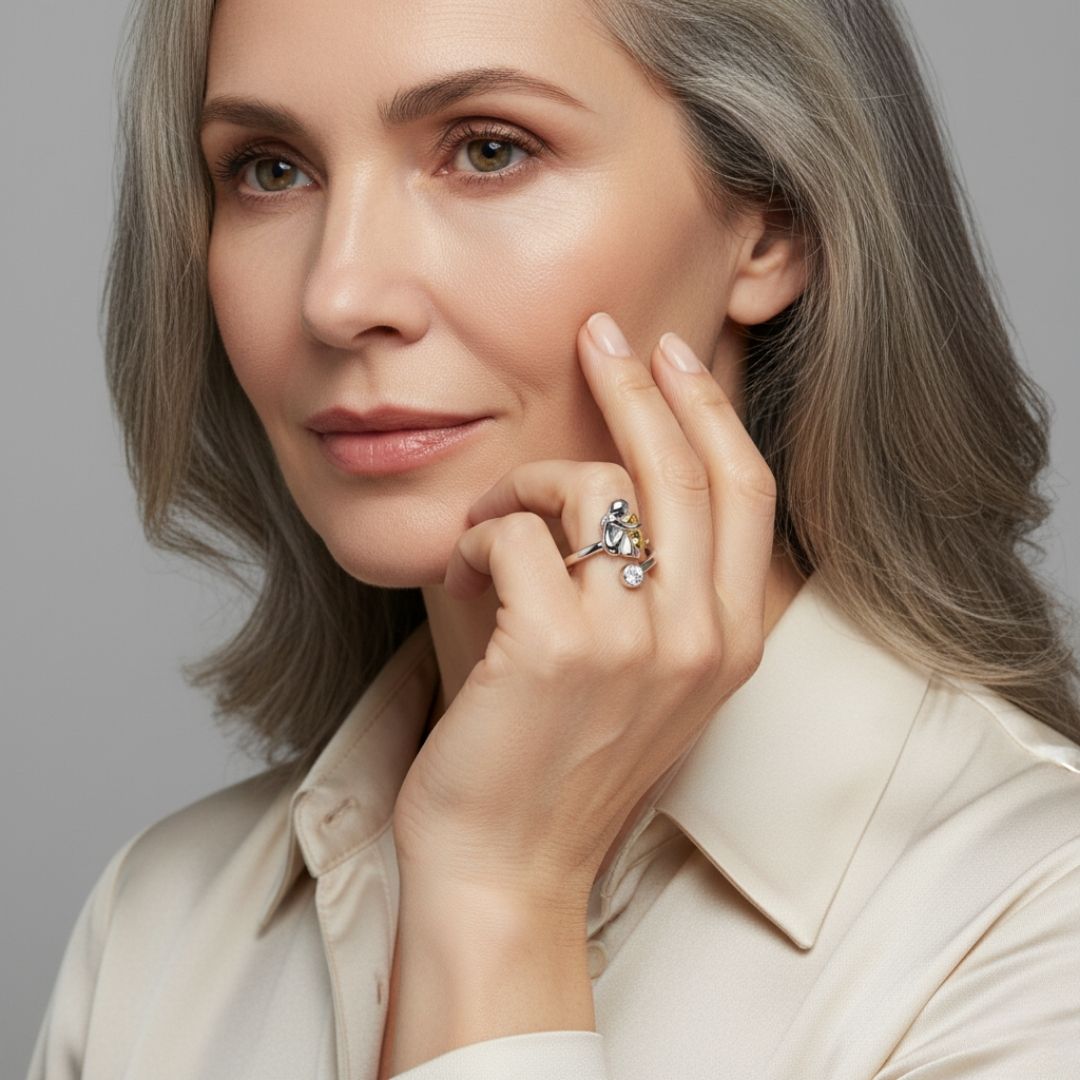 Rose™ | Ring with Dog Icon