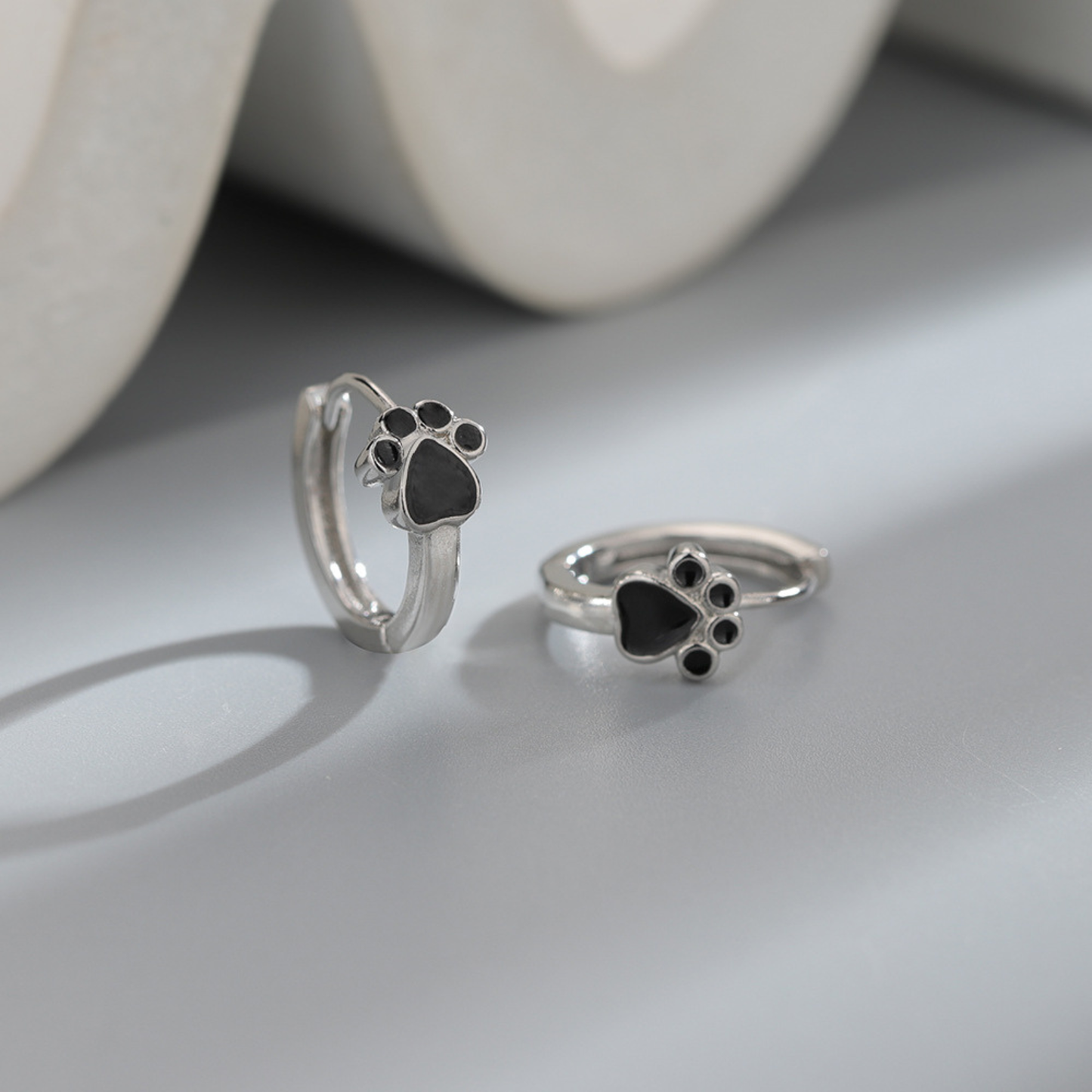 Tirsa™ | Black Heart Huggie Earrings