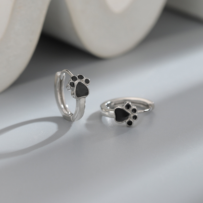 Tirsa™ | Black Heart Huggie Earrings