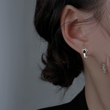 Tirsa™ | Black Heart Huggie Earrings