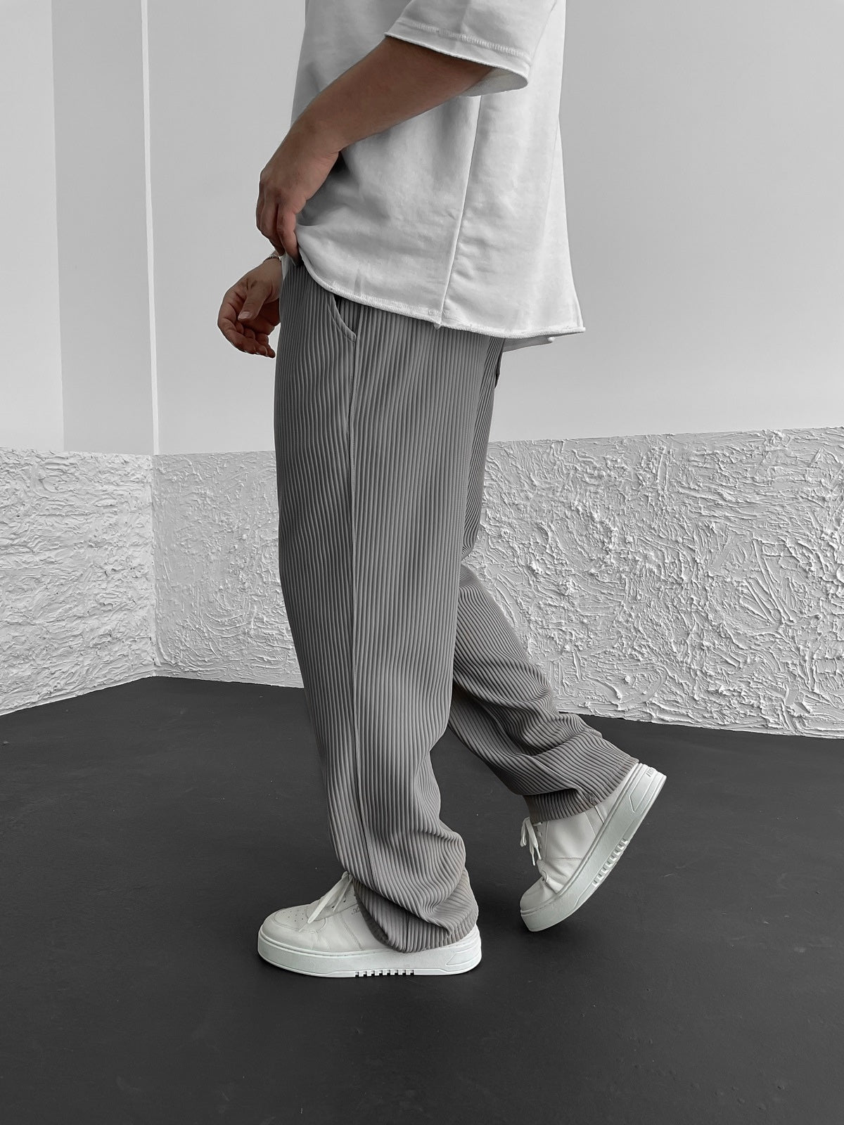 Relaxed Fit Ribbed Trousers