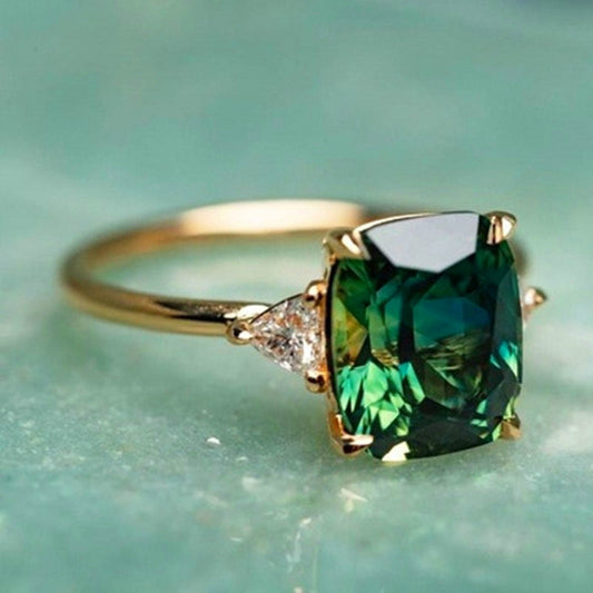 Ring with Green Cubic Zirconia in Gold