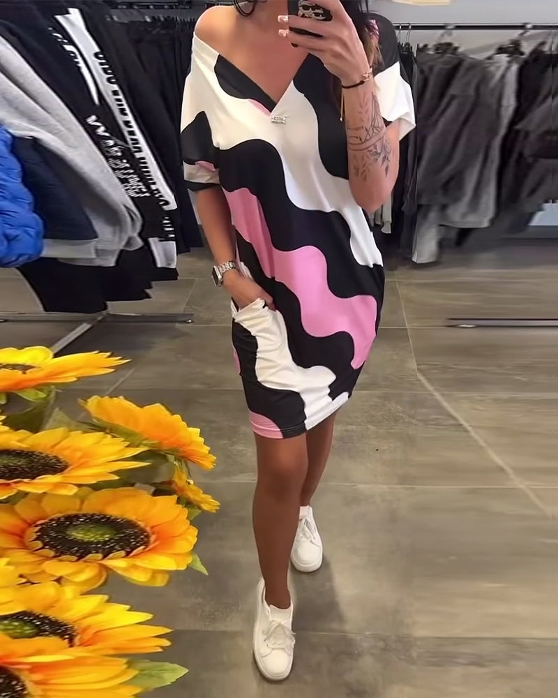 KARINA | WAVE PRINT DRESS WITH V-NECK