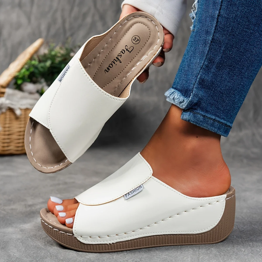 🔥Last promotion 50% off - Comfortable Women's Leather Slippers with Thick Sole and Arch Support