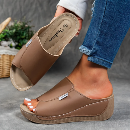 🔥Last promotion 50% off - Comfortable Women's Leather Slippers with Thick Sole and Arch Support