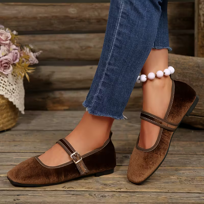 BelleRue | Vintage Mary Jane Square-Toe Flats