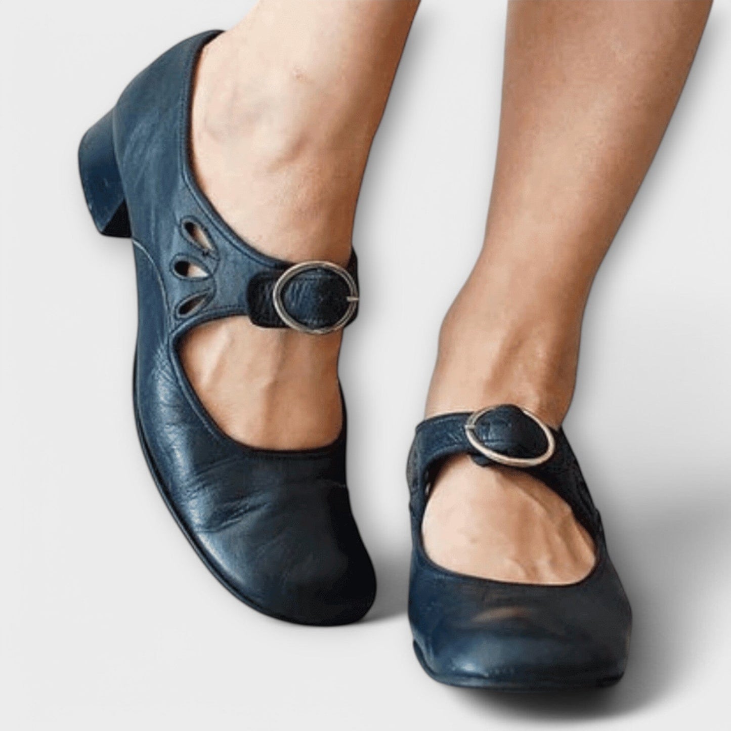 Isabela | Retro Leather Buckle Shoes