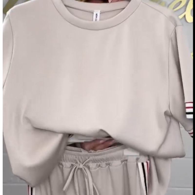 Short-Sleeved Side-Stripe T-Shirt and Wide-Leg Sweatpants